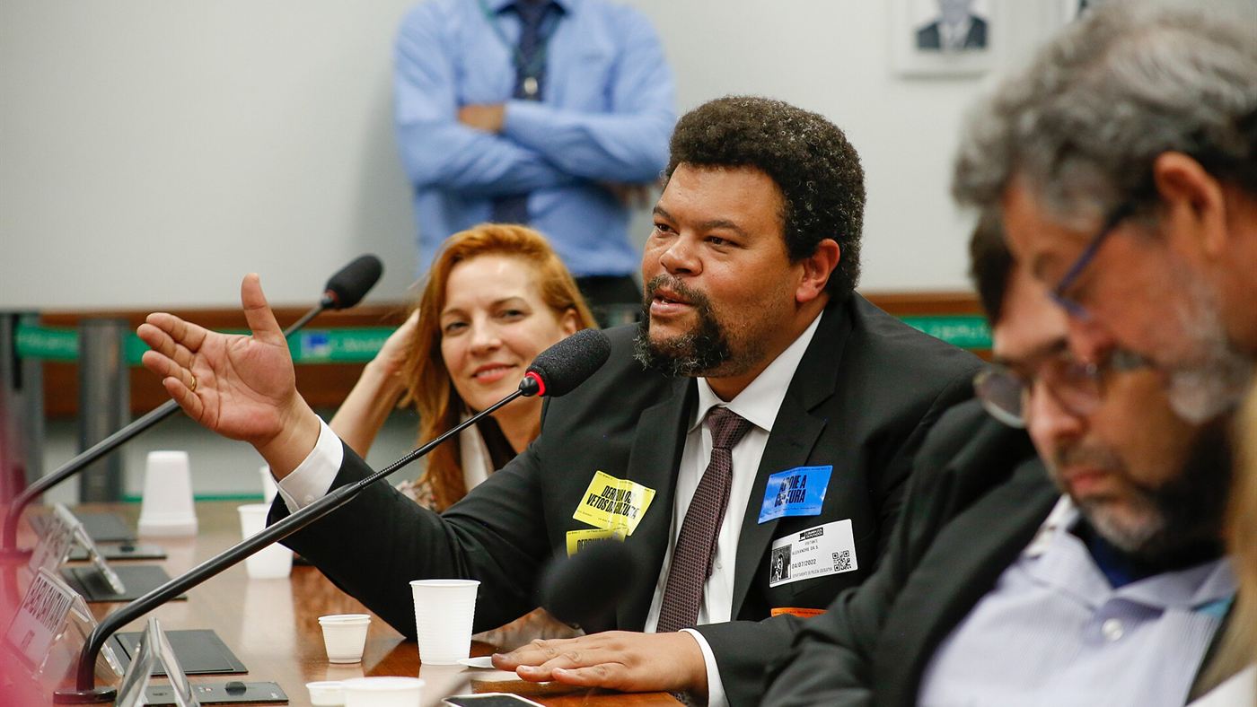 Babu santana verão da lata: babu Santana, que estreia em Verão da Lata, fala em evento público no Congresso Nacional