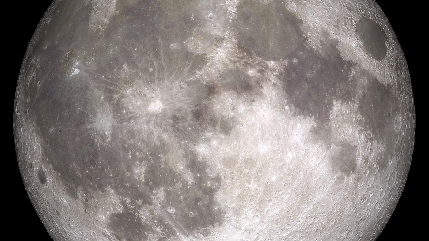 Face visível da Lua fotografada de perto, com a superfície cheia de crateras antigas