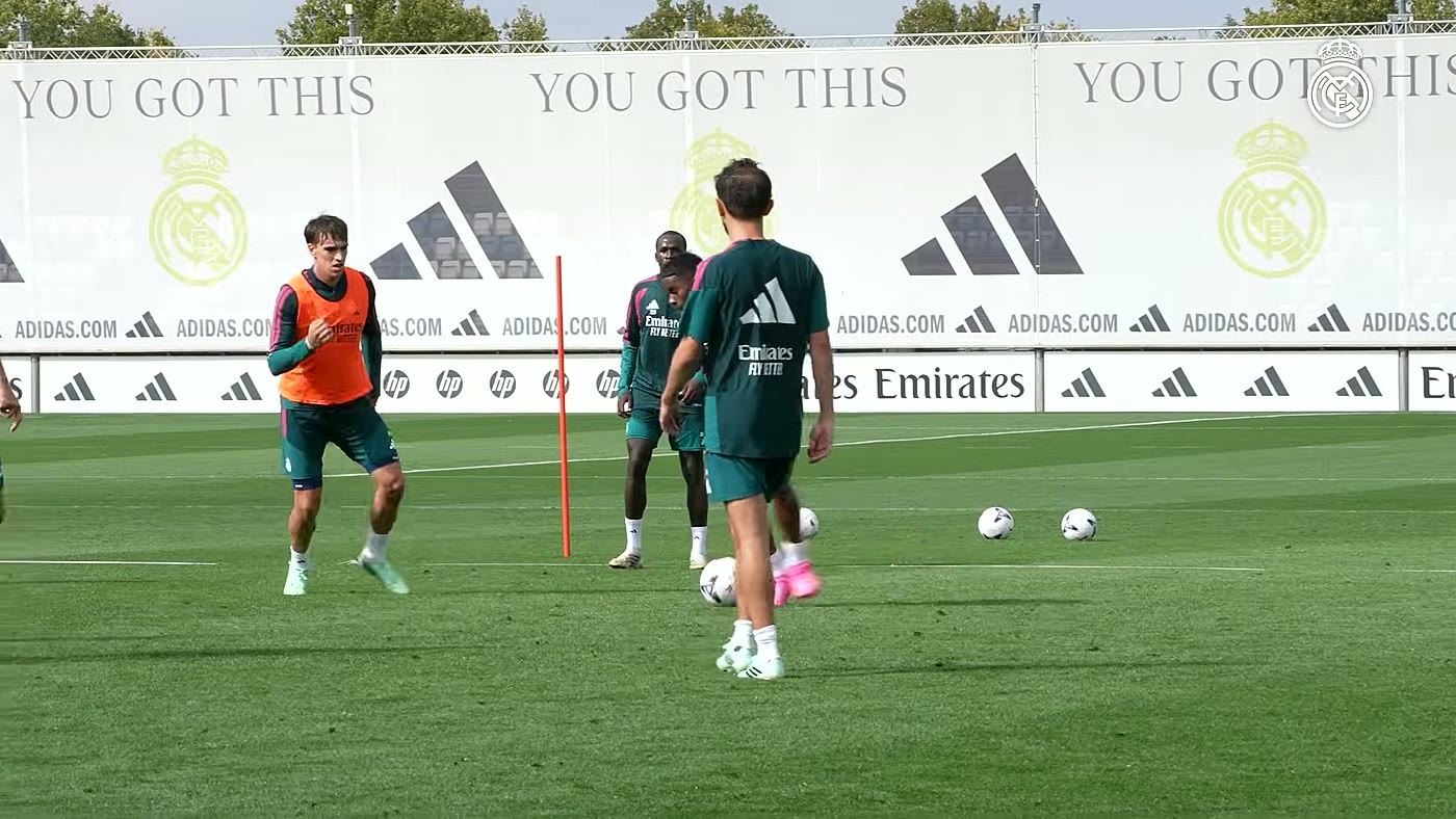 Jogadores do Real Madrid treinam em campo reduzido na véspera do dérbi contra o Atlético de Madrid
