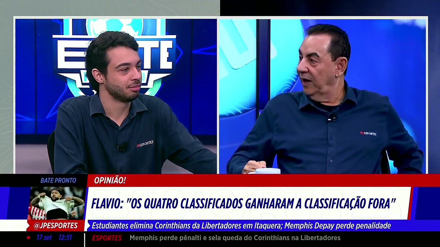 Flávio Prado e o apresentador do Bate Pronto durante o comentário sobre o Corinthians na Libertadores