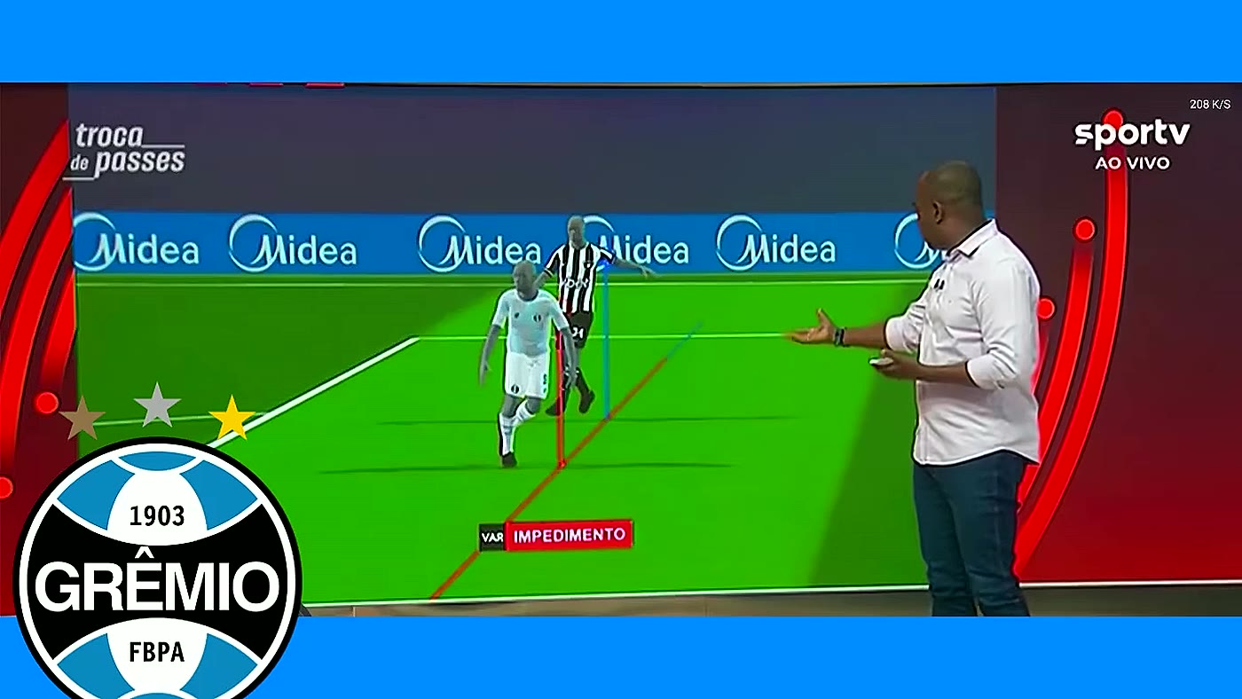 Gol anulado do Grêmio contra o Botafogo: replay do lance de impedimento no telão do SporTV
