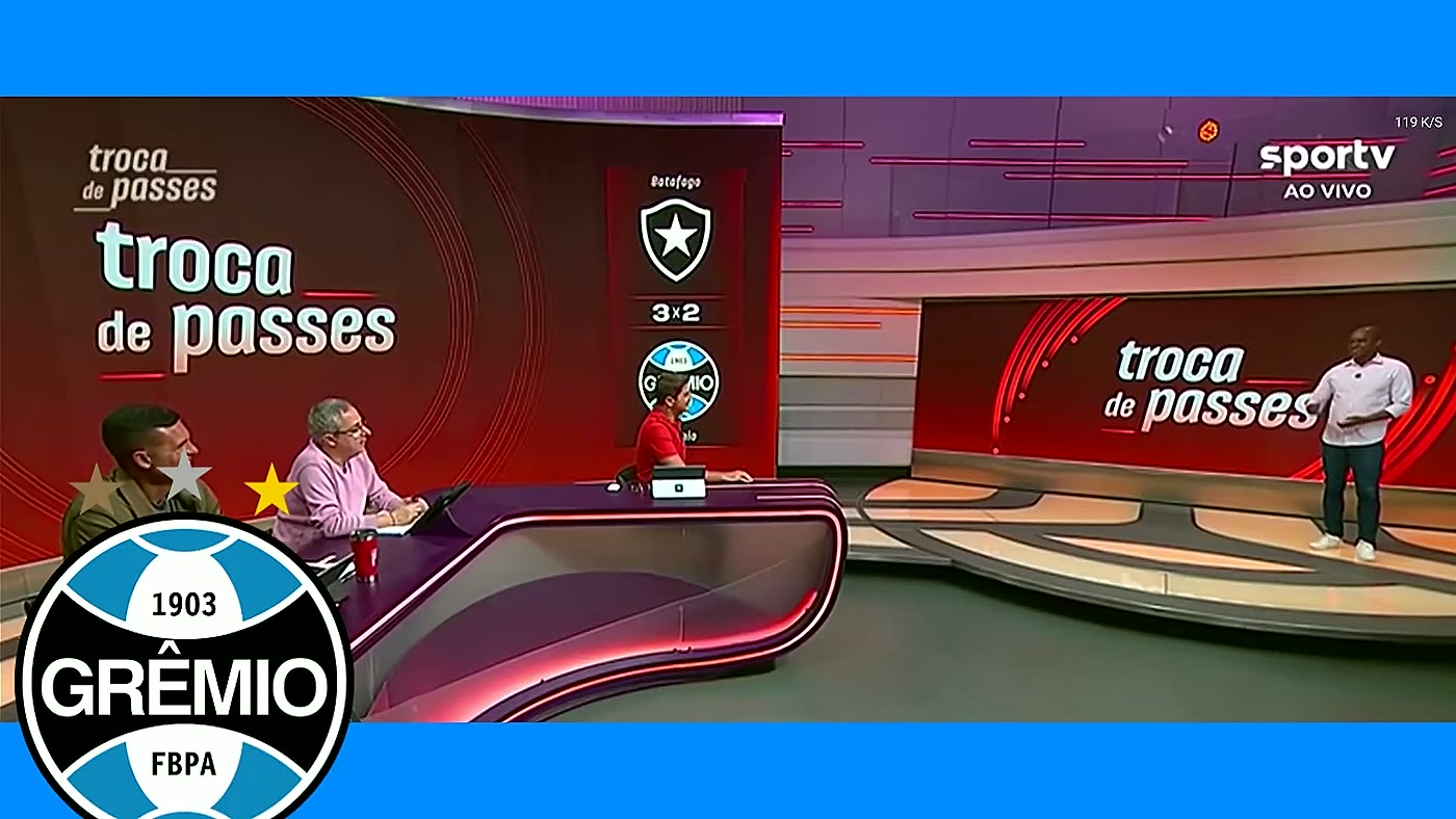 Estúdio do SporTV mostra o placar Botafogo 3 x 2 Grêmio antes de analisar o gol anulado