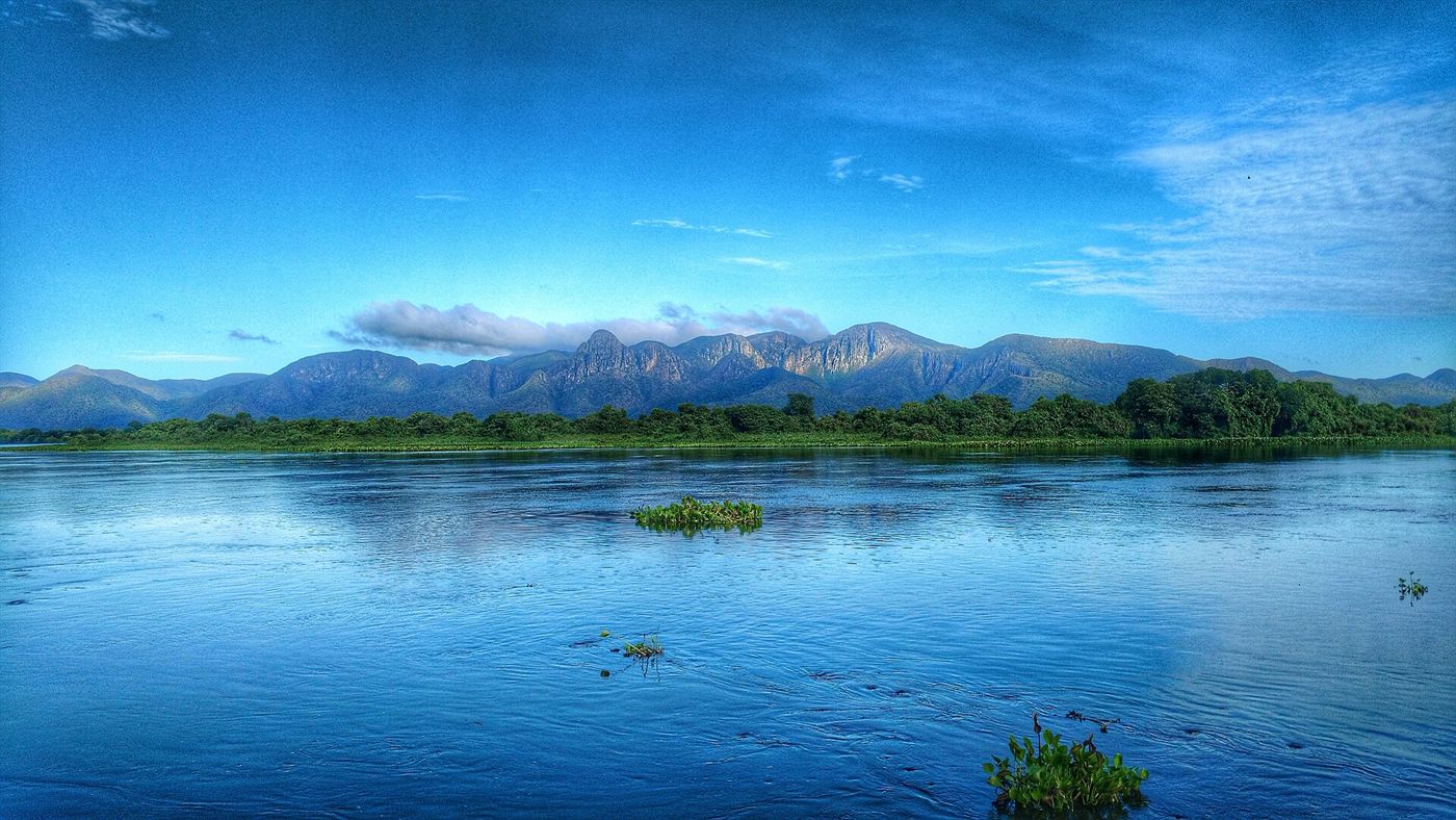 Paisagem da Serra do Amolar às margens do rio Paraguai, no Pantanal, destino da onça-pintada solta pelo Ibama
