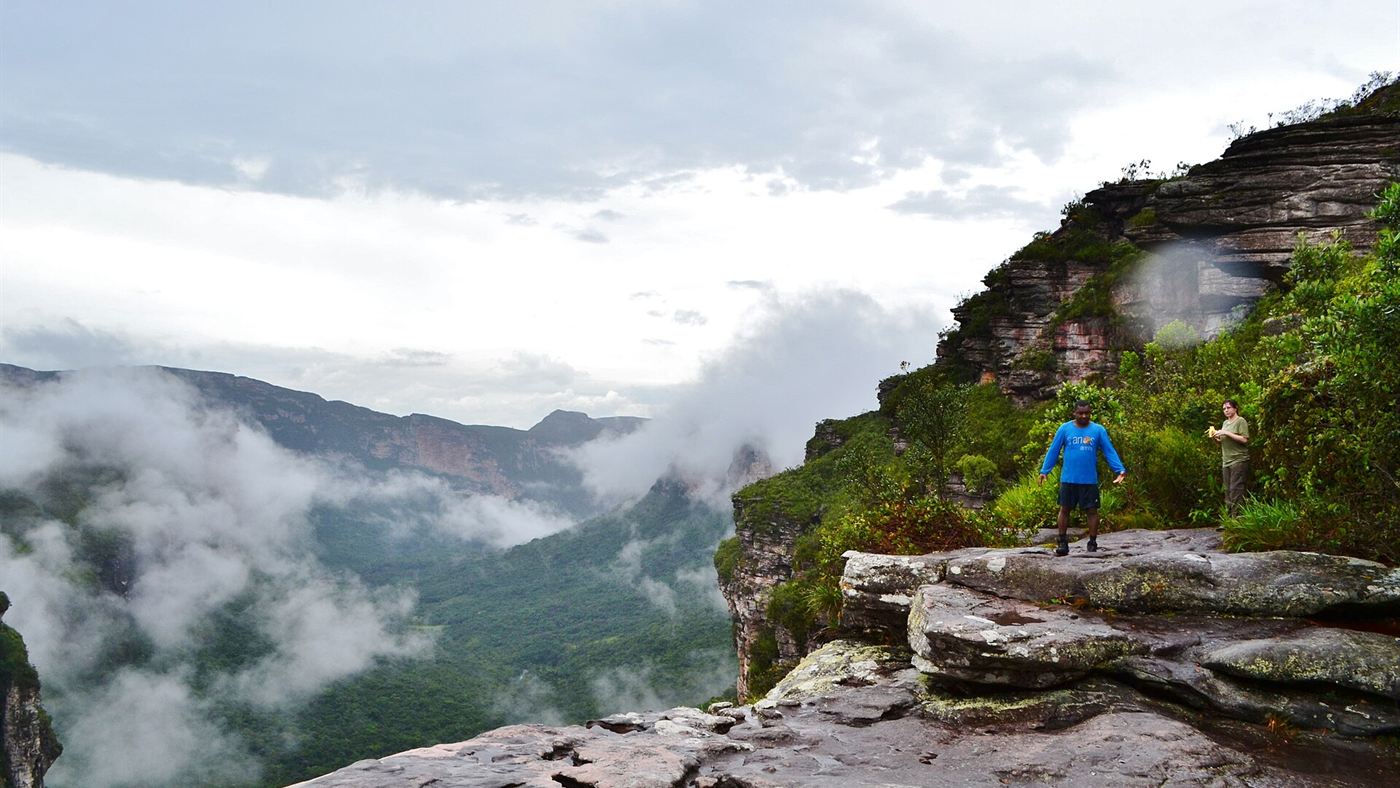 Trilheiros no cânion do Cachoeirão, parte da travessia de cinco dias do Vale do Pati, na Chapada Diamantina