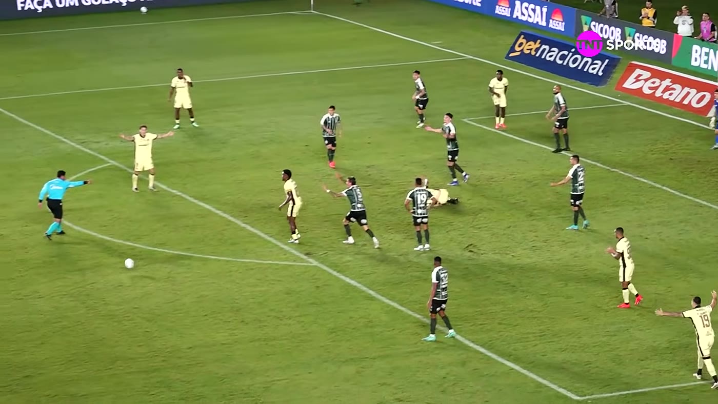 Lance da vitória do Vasco sobre o Coritiba em São Januário
