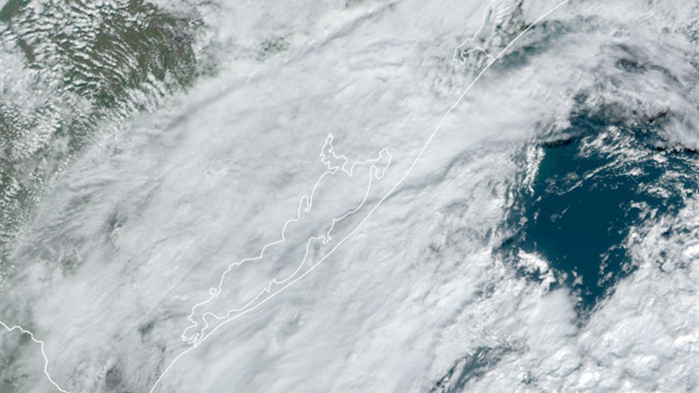 Imagem de satélite GOES-16 mostrando um ciclone extratropical típico na costa do Rio Grande do Sul, em 16 de junho de 2023