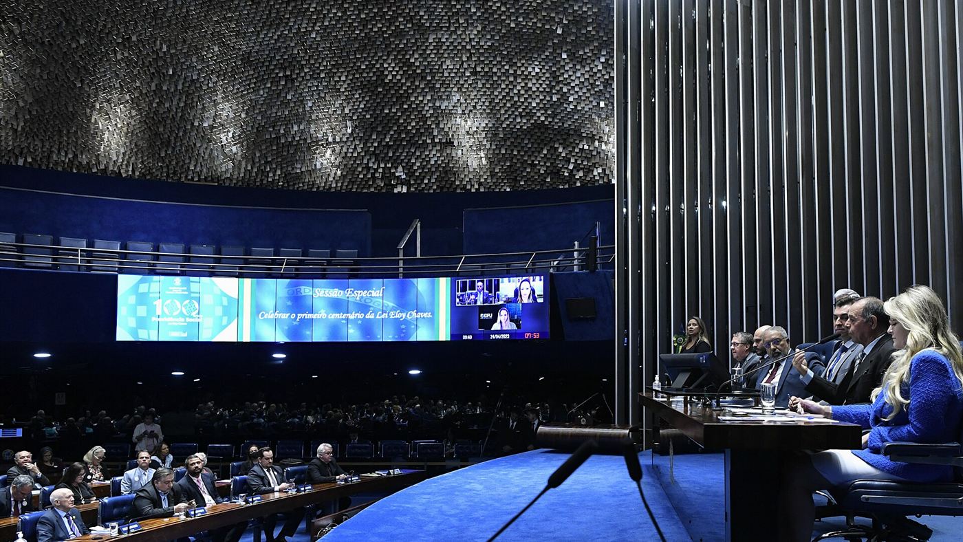 Plenário do Senado durante sessão sobre a Previdência Social e o calendário de benefícios do INSS
