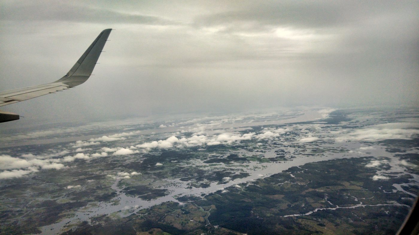 Vista aérea de área de várzea amazônica alagada, próxima ao Rio Amazonas