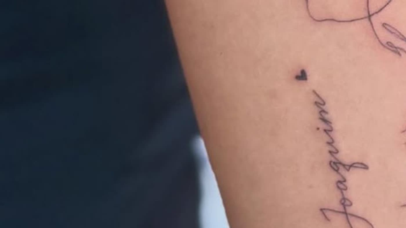 Ary mirelle terceiro filho: tatuagem com o nome de Joaquim no braço da influenciadora, com espaço reservado ao lado