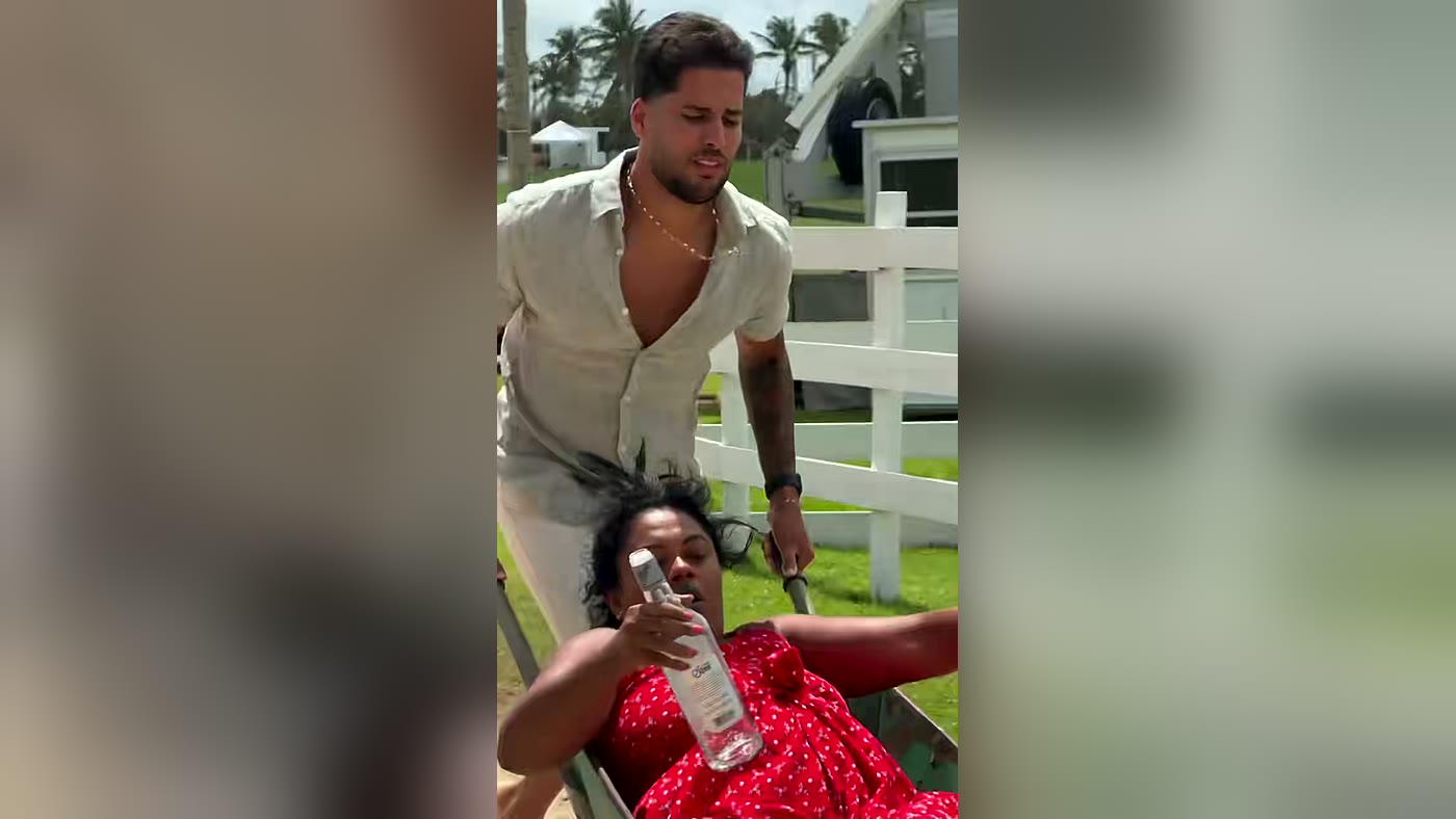 Bebinha Arueira segura a garrafa no vídeo que viralizou no Rancho do Maia