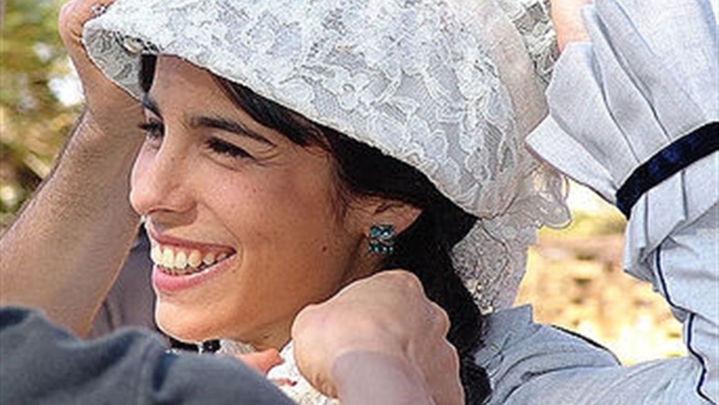 Bia, personagem de Maria Ribeiro na novela Quem Ama Cuida