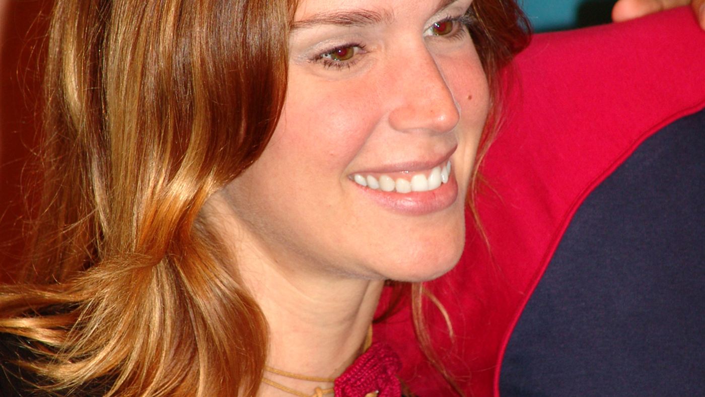 Vanessa Lóes, que se afastou da TV há mais de dez anos, sorrindo em evento