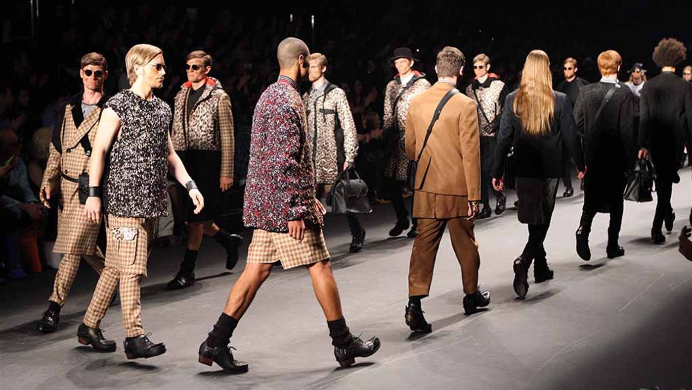Passarela de fashion week: bastidor do tipo de evento em que modelos como Vivi Orth trabalham