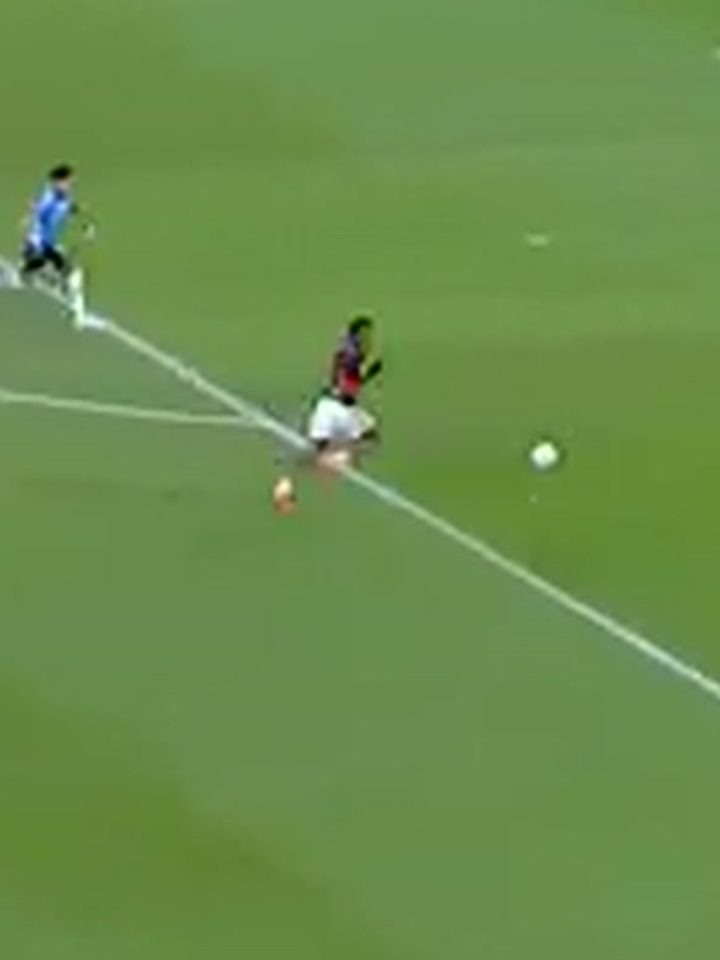 Bruno Henrique perde gol cara a cara