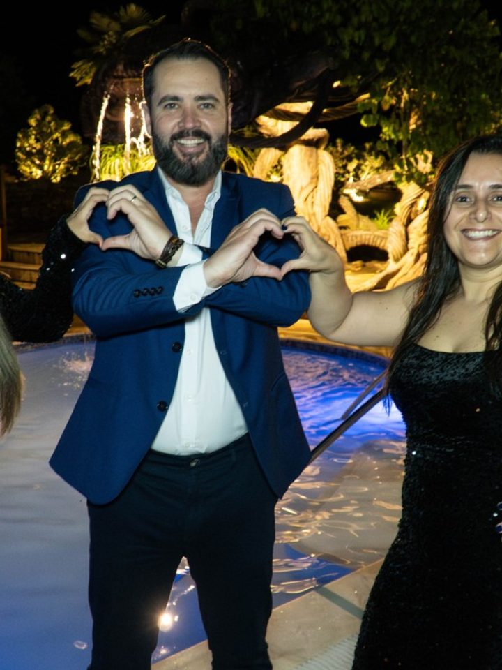 Casamento simbólico surpreende 24 trisais em Nova Friburgo