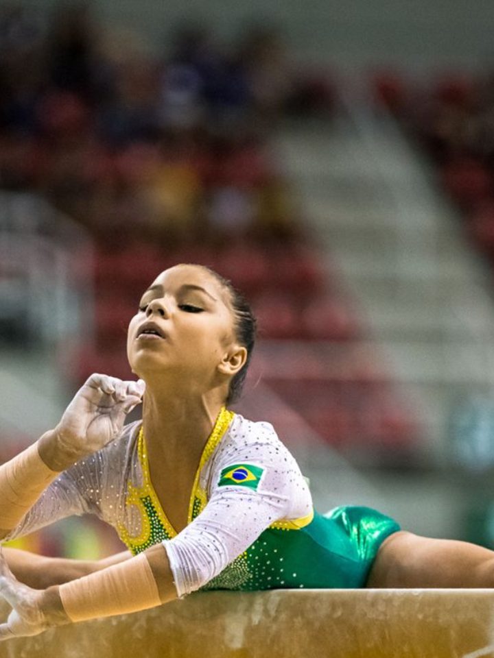 Flávia Saraiva é prata no solo da Copa do Mundo