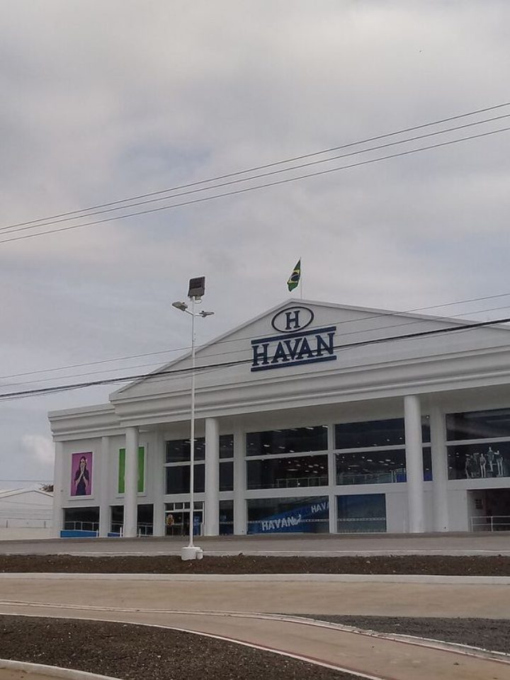 Bônus Havan de R$ 25 milhões vira conta de iPhone