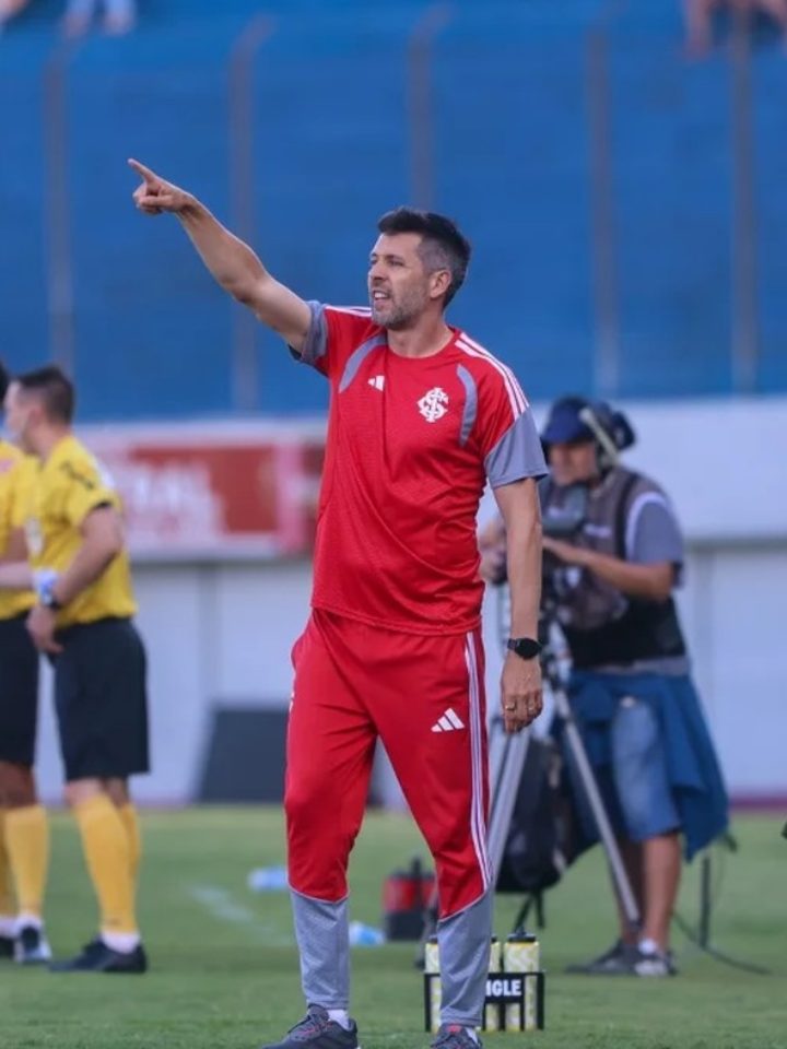 Pezzolano sai do Inter: 18 técnicos demitidos em 2026