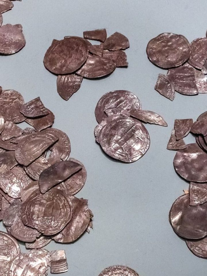 4,5 quilos de prata viking achados na Finlândia